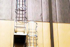 Steel Galvanized Cage Ladder With Intermediate Platform